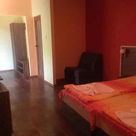 Maraya Hotel *